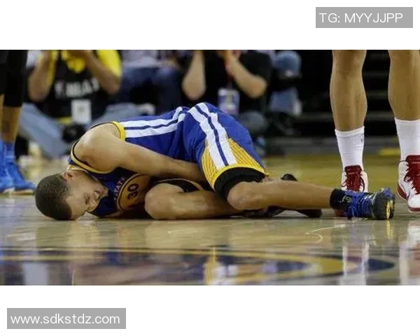 耐克足球球星的成长之路:从青涩新星到世界顶级球员的蜕变 耐克足球球星的成长之路:从青涩新星到世界顶级球员的蜕变