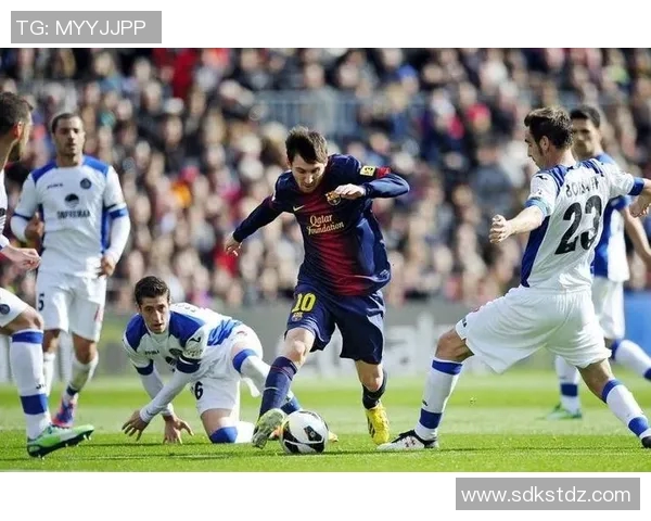 现在足球第一：谁才是今天球坛的王者？