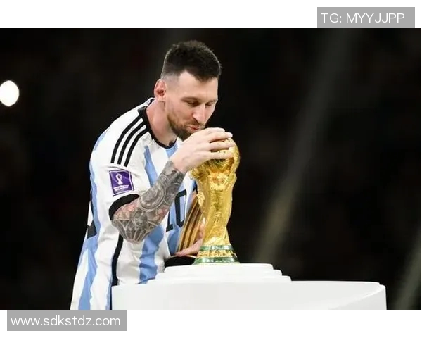 曾获足球荣誉的传奇球星们，他们的辉煌成就与不朽传奇