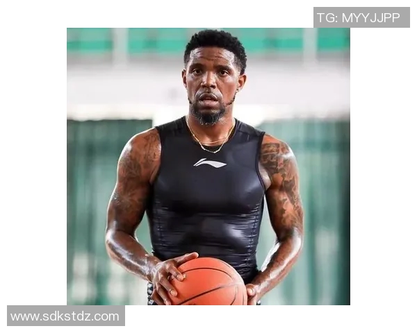 足球明星纹身艺术与个人魅力融合展现独特个性与体育精神